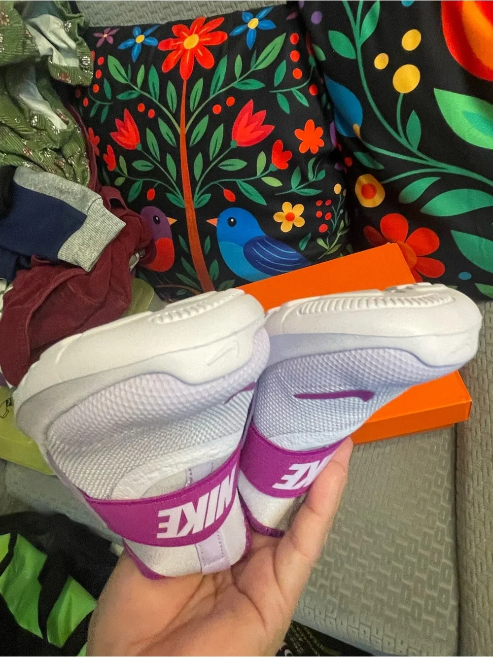 Nike Flex Runner 4 girls Slip-On Sneakers — White and Purple Accents